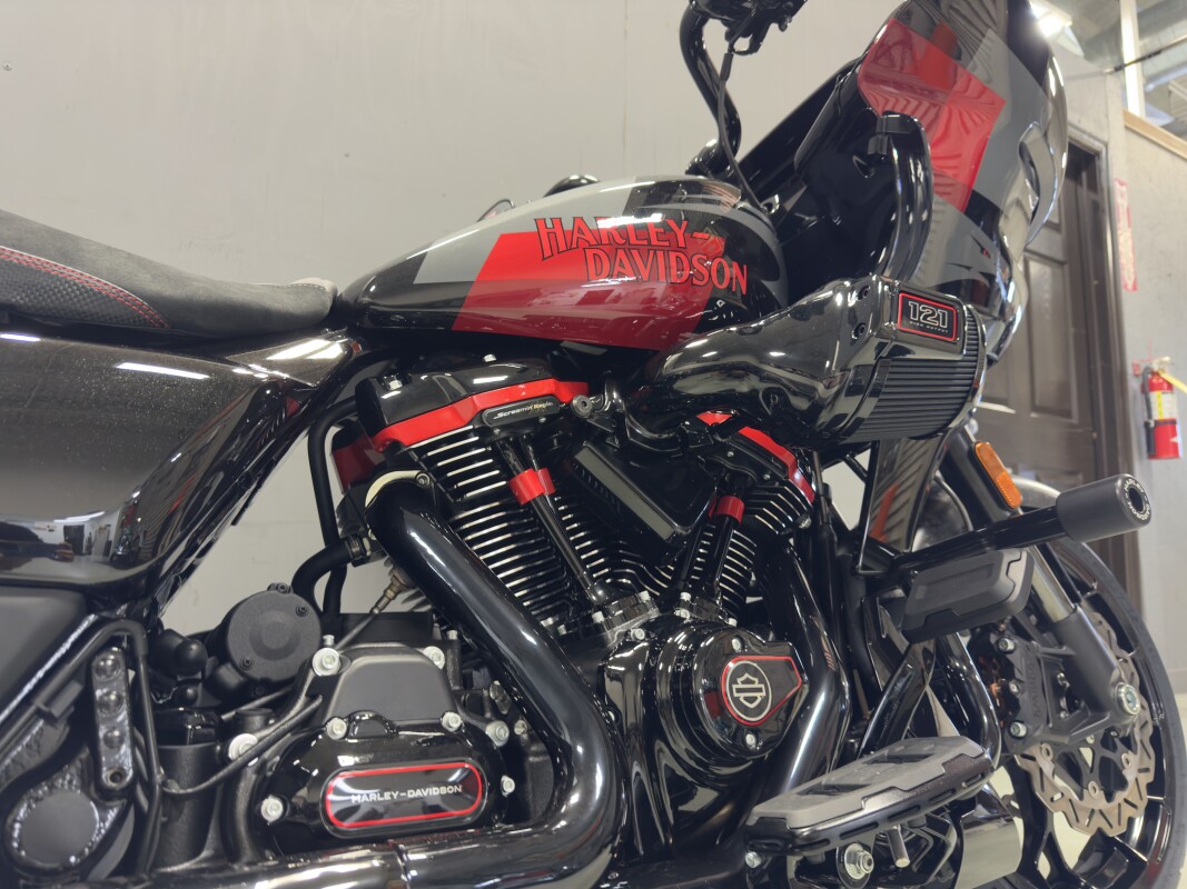 FLTRXSTSE 2025 CVO Road Glide ST - Photo 8