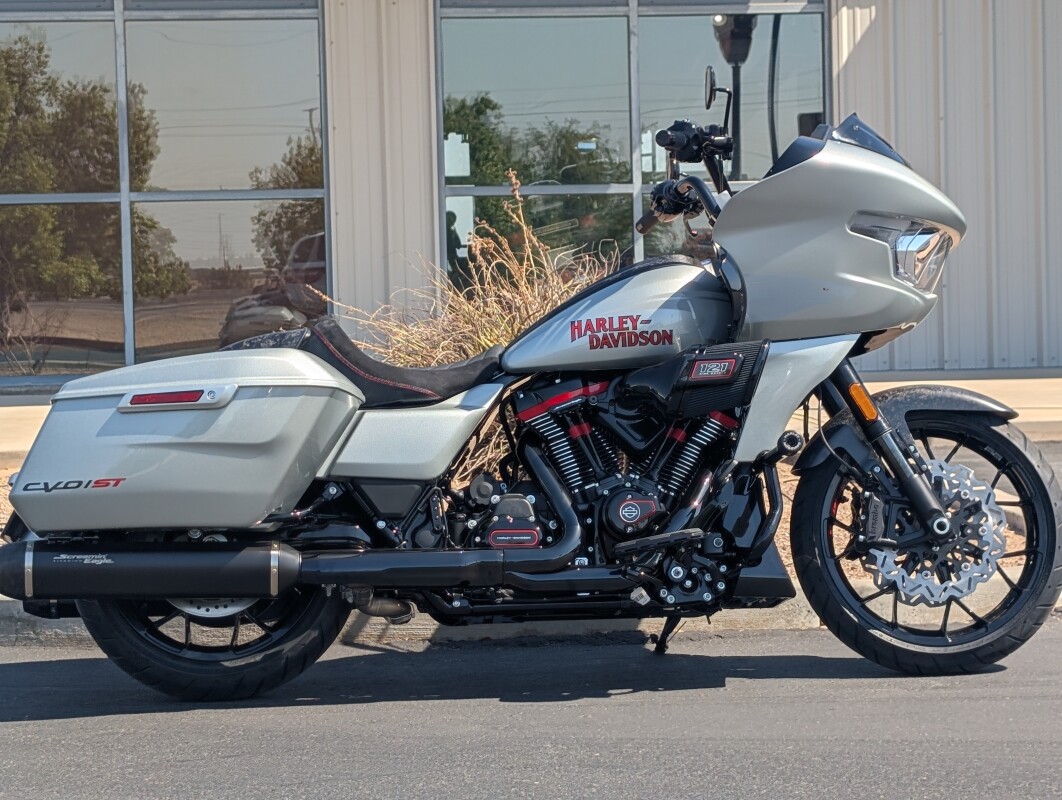 2025 Harley-Davidson CVO Road Glide ST