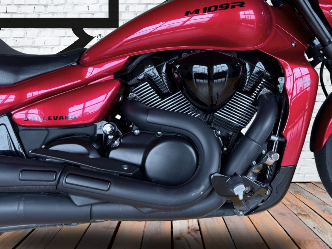 2023 Suzuki M109 BOSS Two Tone Red/Black - Photo 4