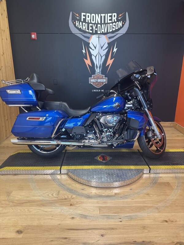 FLHXU 2025 Street Glide Ultra