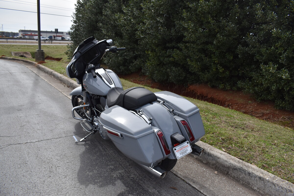 2025 Harley-Davidson Street Glide - Photo 10