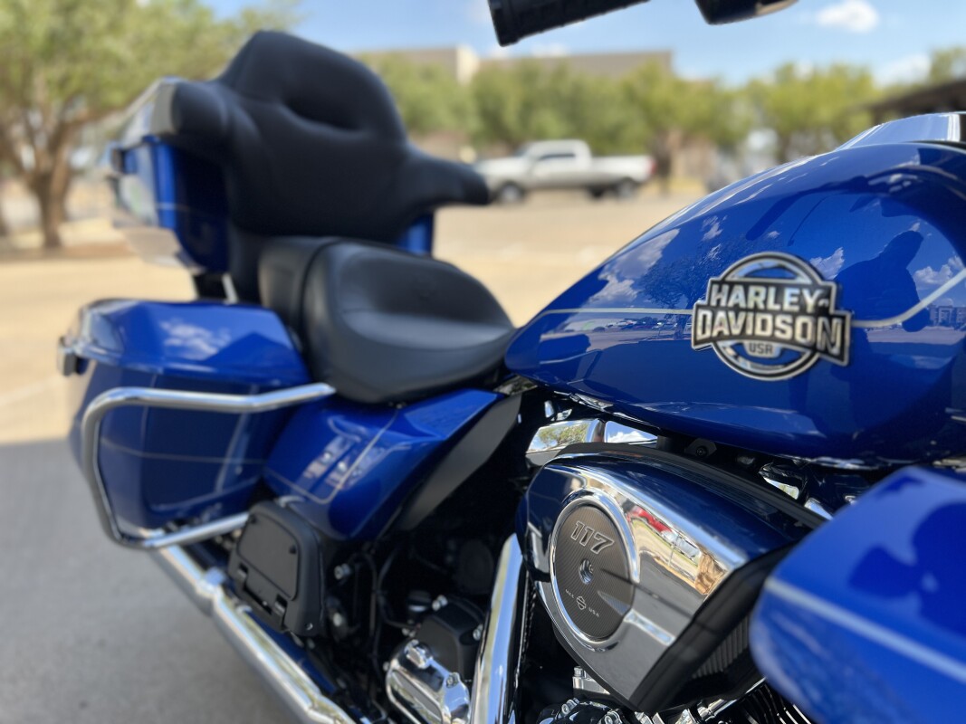 2025 Harley-Davidson Street Glide Ultra Blue Burst - Photo 9