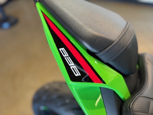 2024 Kawasaki NINJA ZX6R - Photo 8