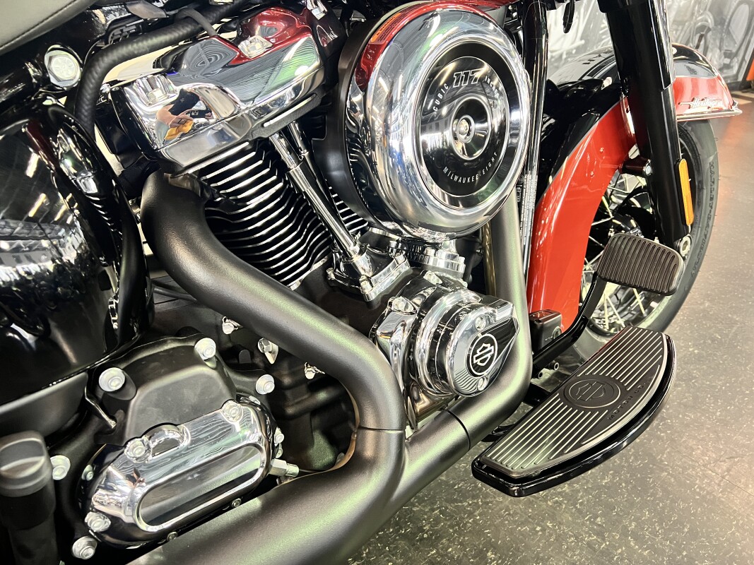 2025 Harley-Davidson Heritage Classic Whiskey Fire / Vivid Black FLHC - Photo 8