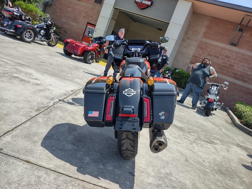 CVO Road Glide RR - Photo 8