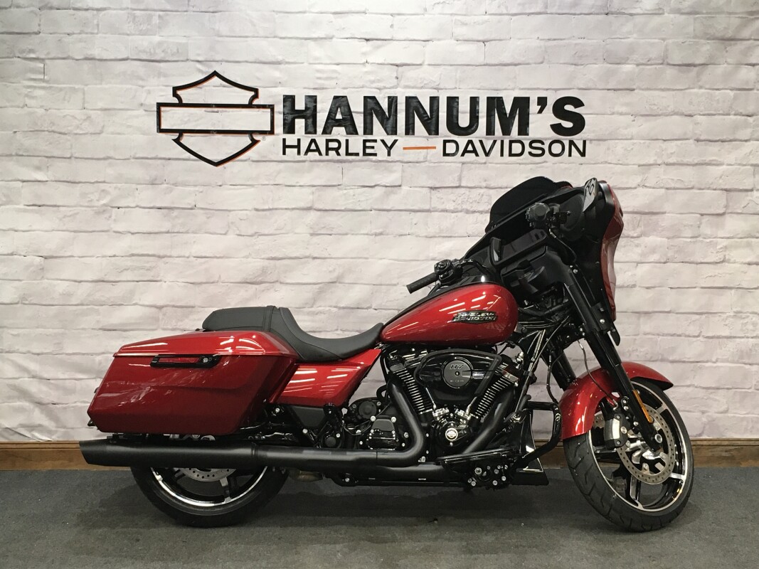 2025 Harley-Davidson Street Glide Brilliant Red - Black Finish FLHX