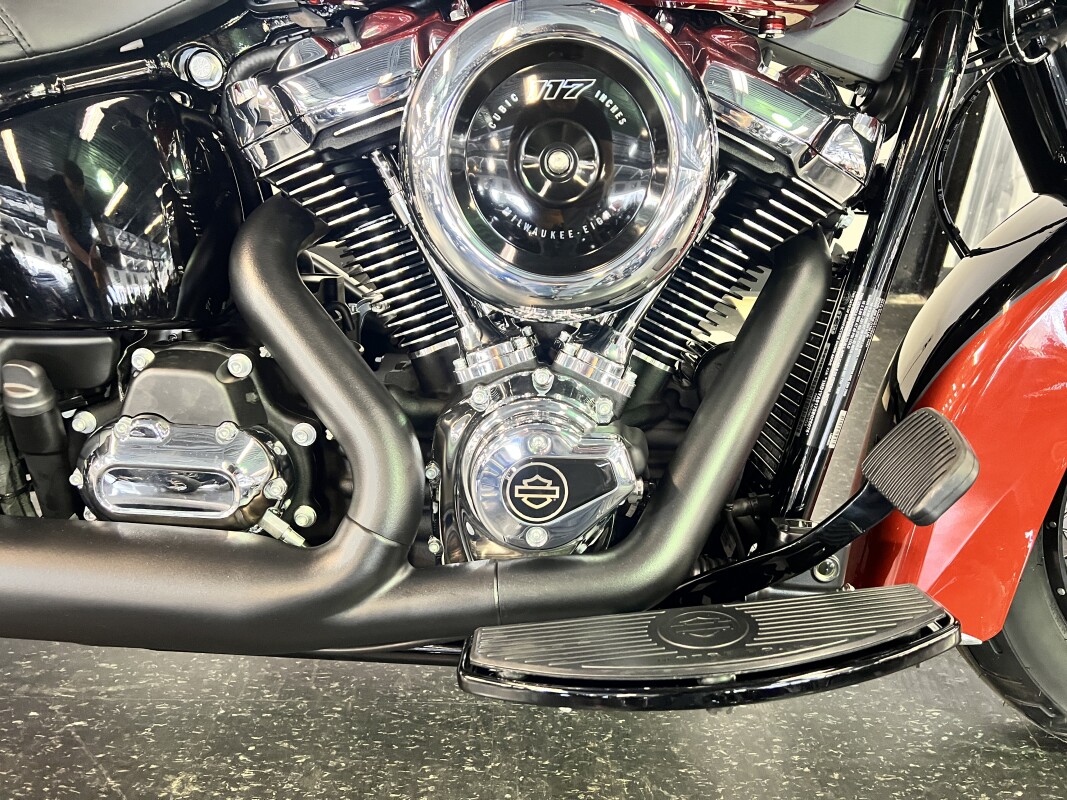 2025 Harley-Davidson Heritage Classic Whiskey Fire / Vivid Black FLHC - Photo 4