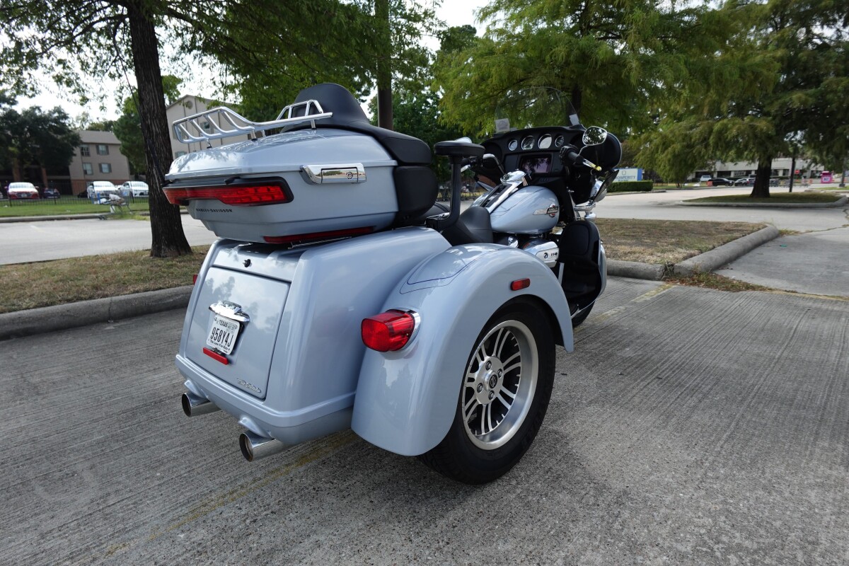 2023 Harley-Davidson Tri Glide Ultra FLHTCUTG - Photo 9
