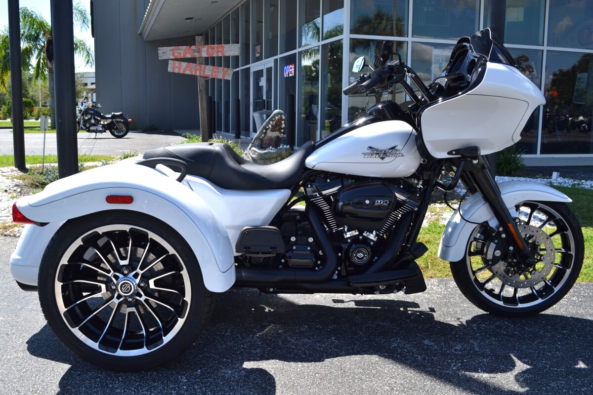FLTRT 2025 Road Glide 3