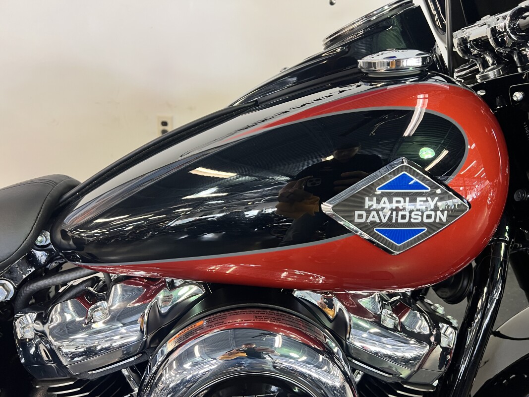 2025 Harley-Davidson Heritage Classic Whiskey Fire / Vivid Black FLHC - Photo 2