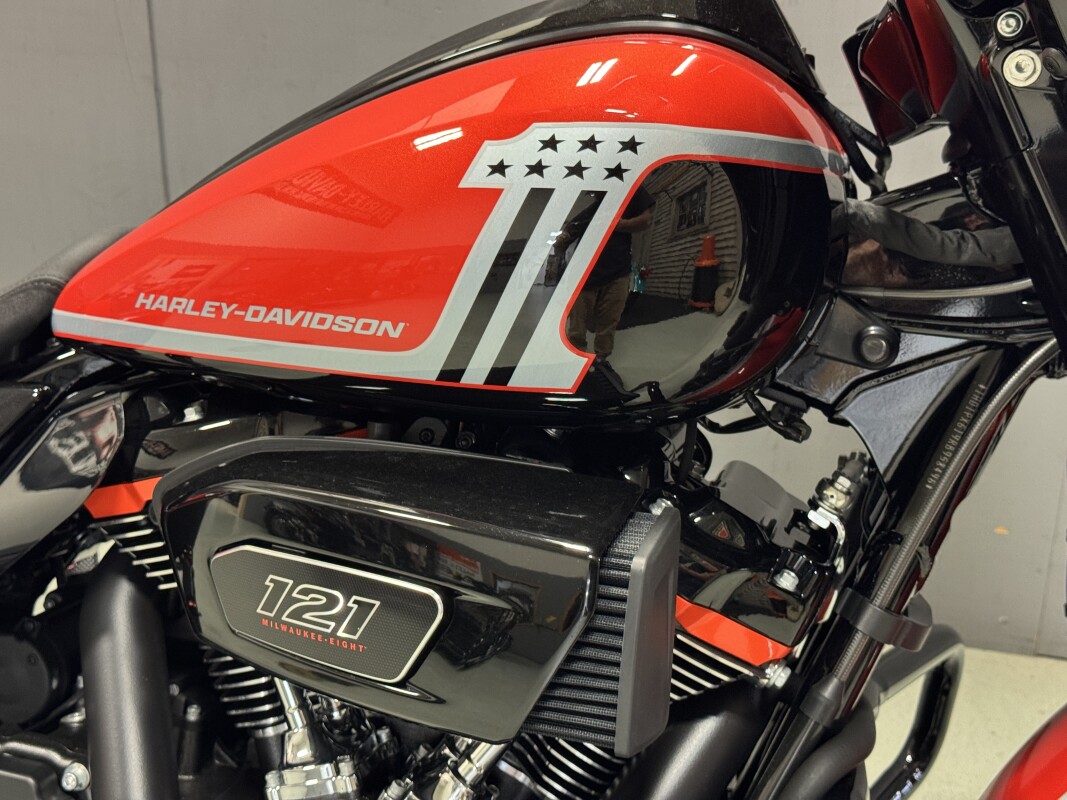 FLHXSE 2024 CVO Street Glide - Photo 9