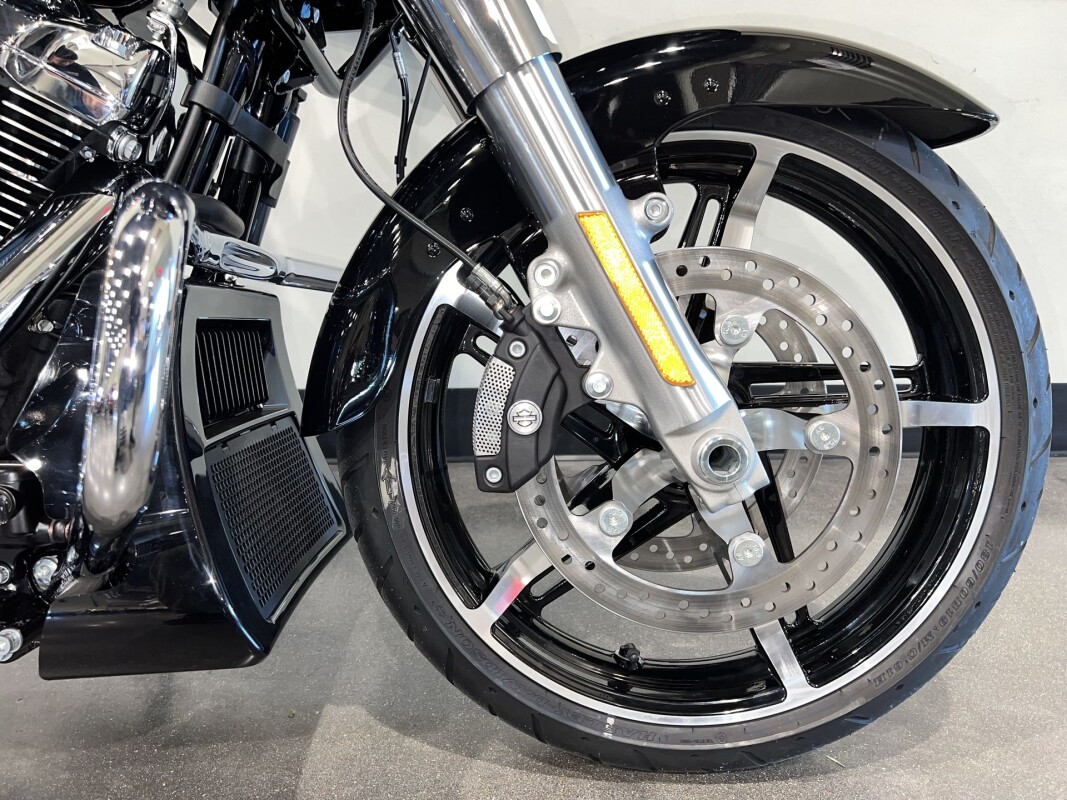2025 Harley-Davidson Road Glide FLTRX - Photo 3