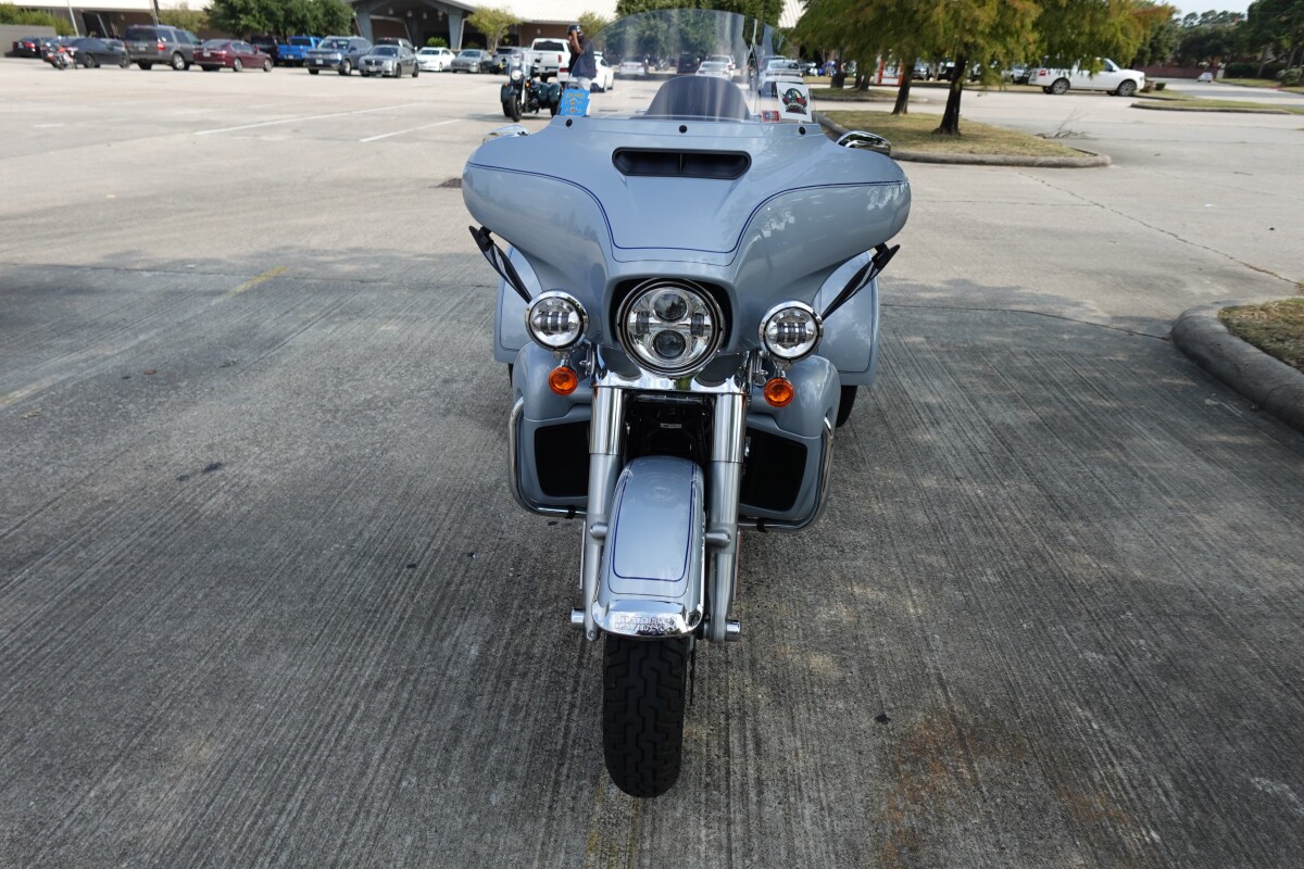 2023 Harley-Davidson Tri Glide Ultra FLHTCUTG - Photo 3