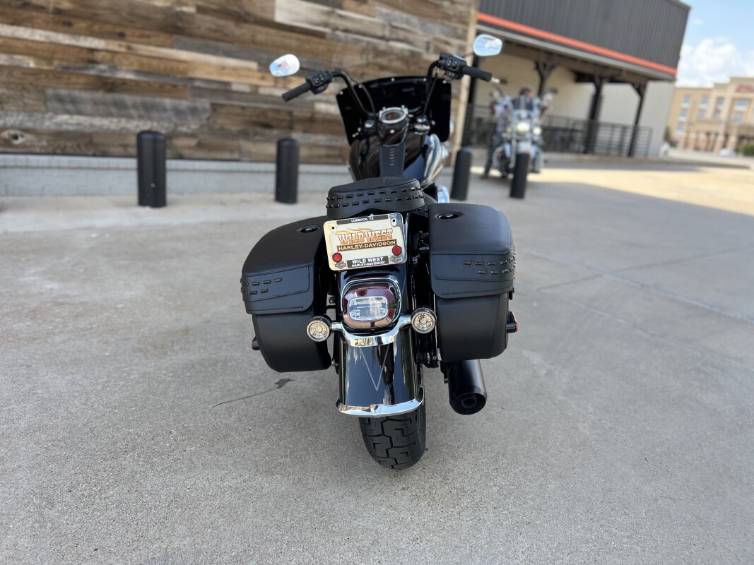 2025 Harley-Davidson Heritage Classic Vivid Black w/Laced Wheels - Photo 7