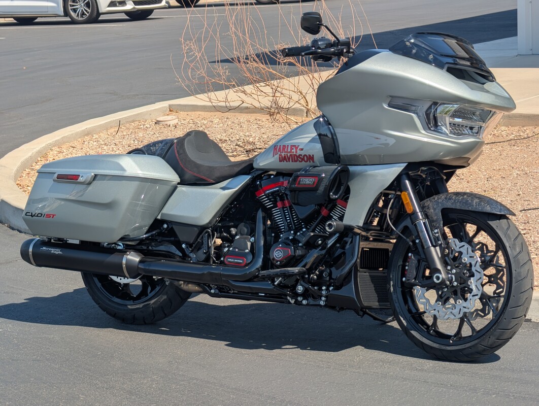 2025 Harley-Davidson CVO Road Glide ST - Photo 3