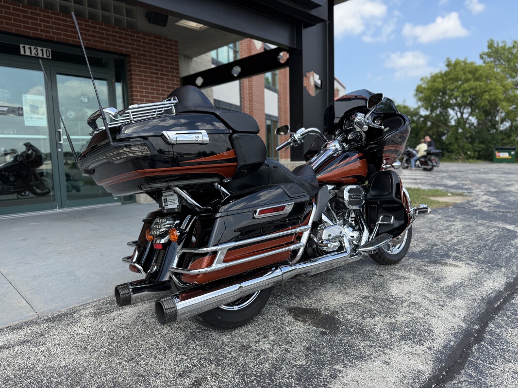 2015 Harley-Davidson CVO Road Glide Ultra - Photo 3