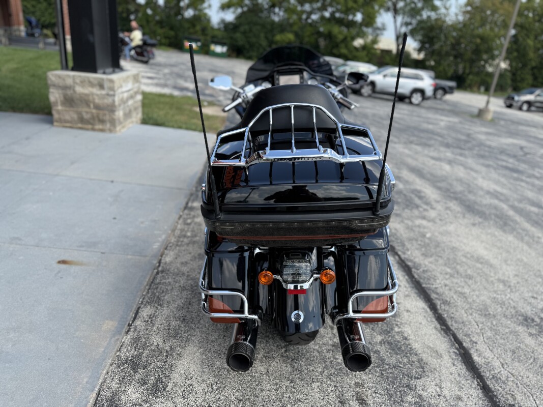 2015 Harley-Davidson CVO Road Glide Ultra - Photo 4