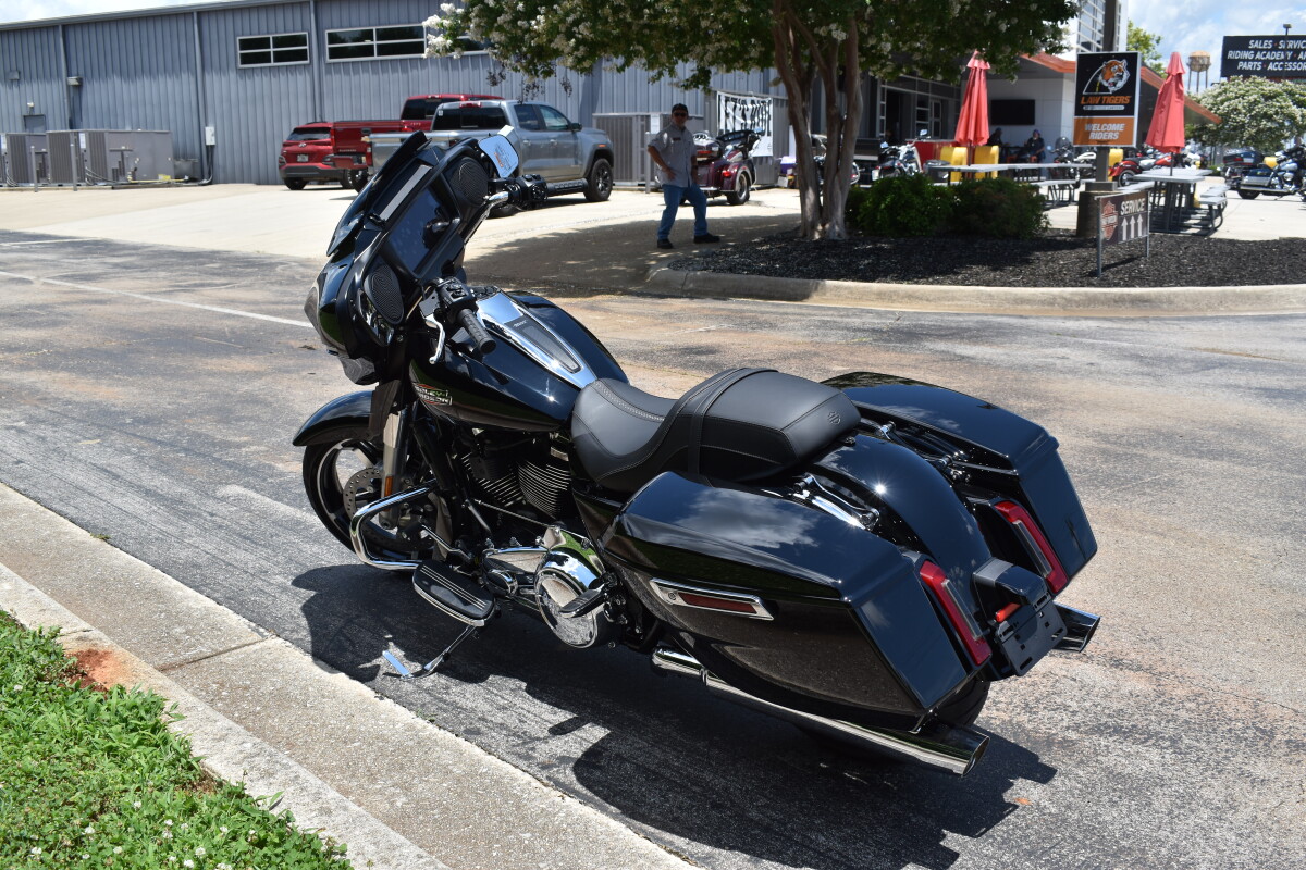 2025 Harley-Davidson Street Glide for Sale - Photo 6