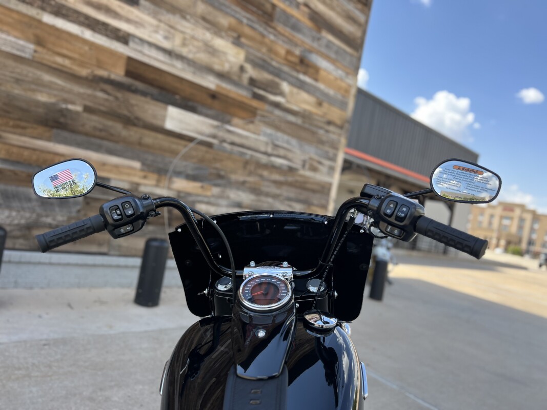 2025 Harley-Davidson Heritage Classic Vivid Black w/Laced Wheels - Photo 10