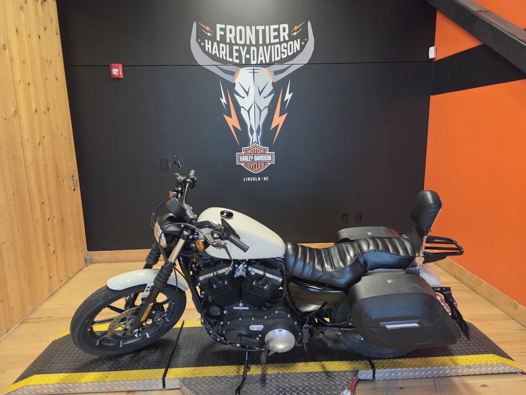 XL 883N 2022 Iron 883