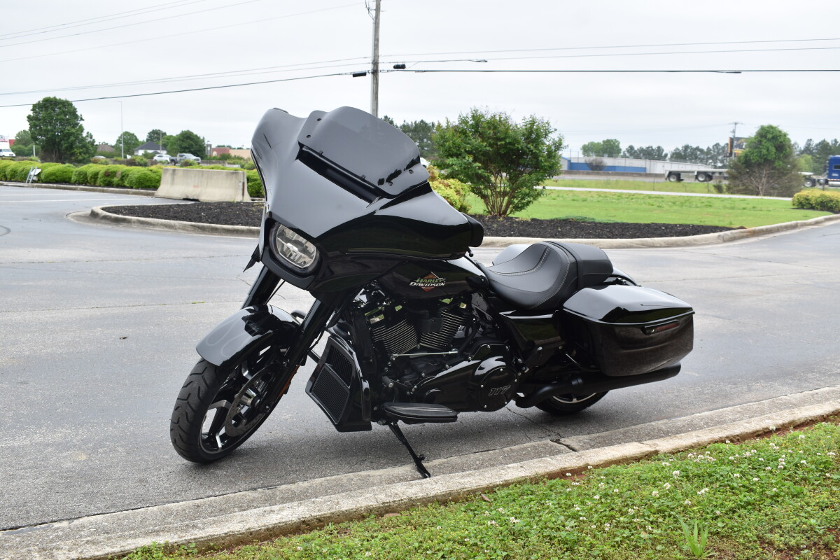 2025 Harley-Davidson Street Glide - Photo 4