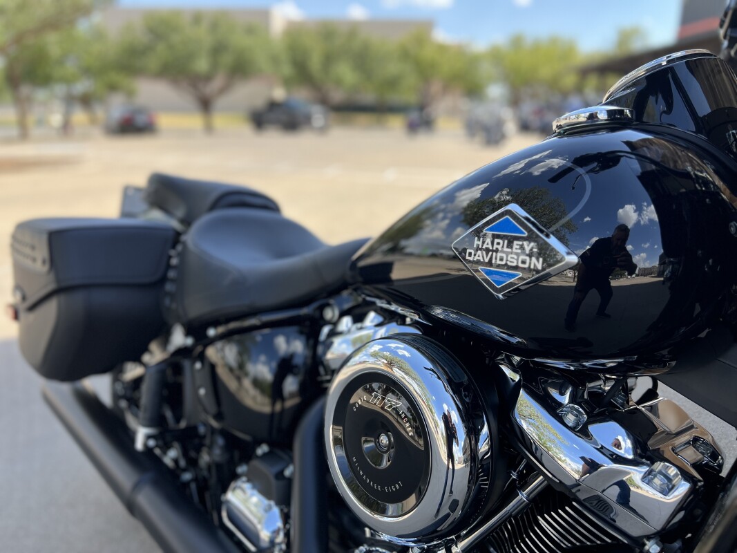 2025 Harley-Davidson Heritage Classic Vivid Black w/Laced Wheels - Photo 9