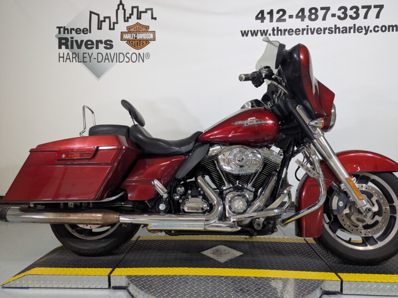 2009 Harley-Davidson® Street Glide® Red Hot Sunglo