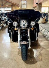 2025 FLHTCUTG - Tri Glide Ultra thumb 2