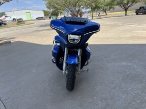 2025 Harley-Davidson® Street Glide® Ultra Blue Burst thumb 2
