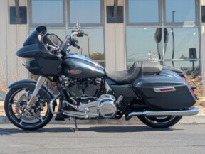 2025 Harley-Davidson® Road Glide® thumb 3