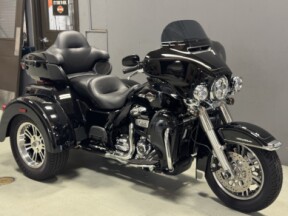 FLHTCUTG 2024 Tri Glide<sup>®</sup> Ultra thumb 2