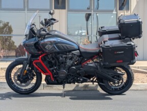 2025 Harley-Davidson® CVO™ Pan America® thumb 3