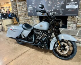 2025 FLHRXS - Road King thumb 3