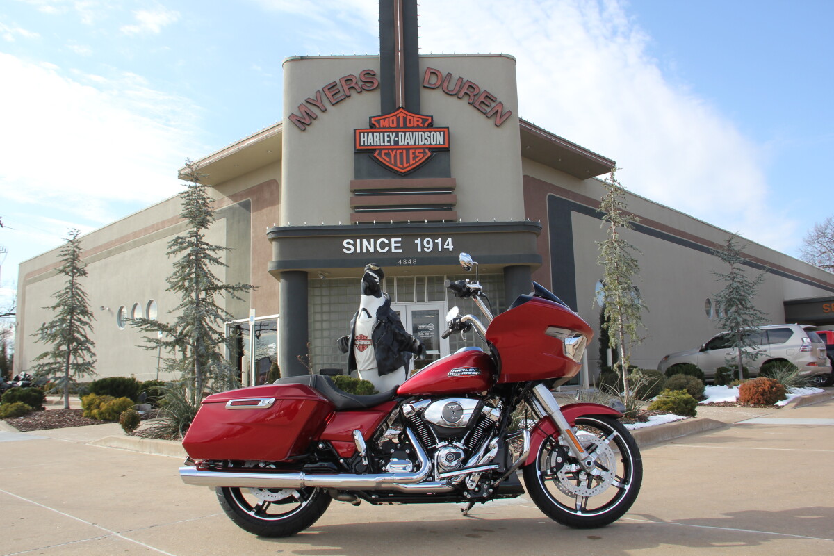 2025 Harley-Davidson Road Glide Brilliant Red