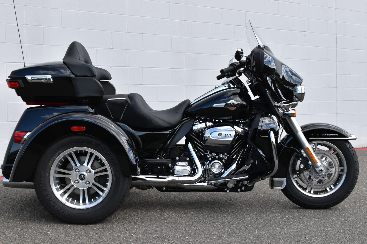 2022 Harley-Davidson® Tri Glide® Ultra FLHTCUTG