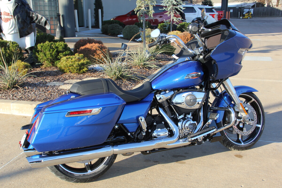 2025 Harley-Davidson Road Glide Blue Burst - Photo 4