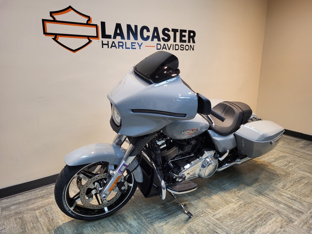 2025 Harley-Davidson® Street Glide® Billiard Gray FLHX, photo 6