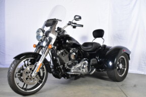2016 Harley-Davidson® Freewheeler® FLRT thumb 0