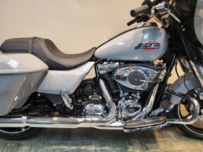 2025 Harley-Davidson® Street Glide® Billiard Gray FLHX thumb 3