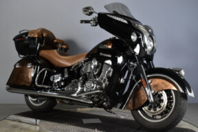 2016 Indian Motorcycle Roadmaster® ROADMASTER thumb 2
