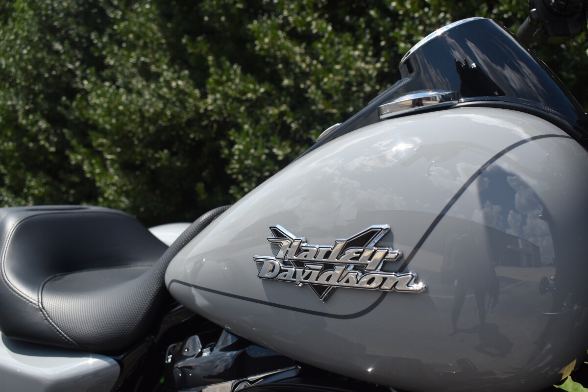 2025 Freewheeler – Hot Rod Attitude on Three - Photo 9