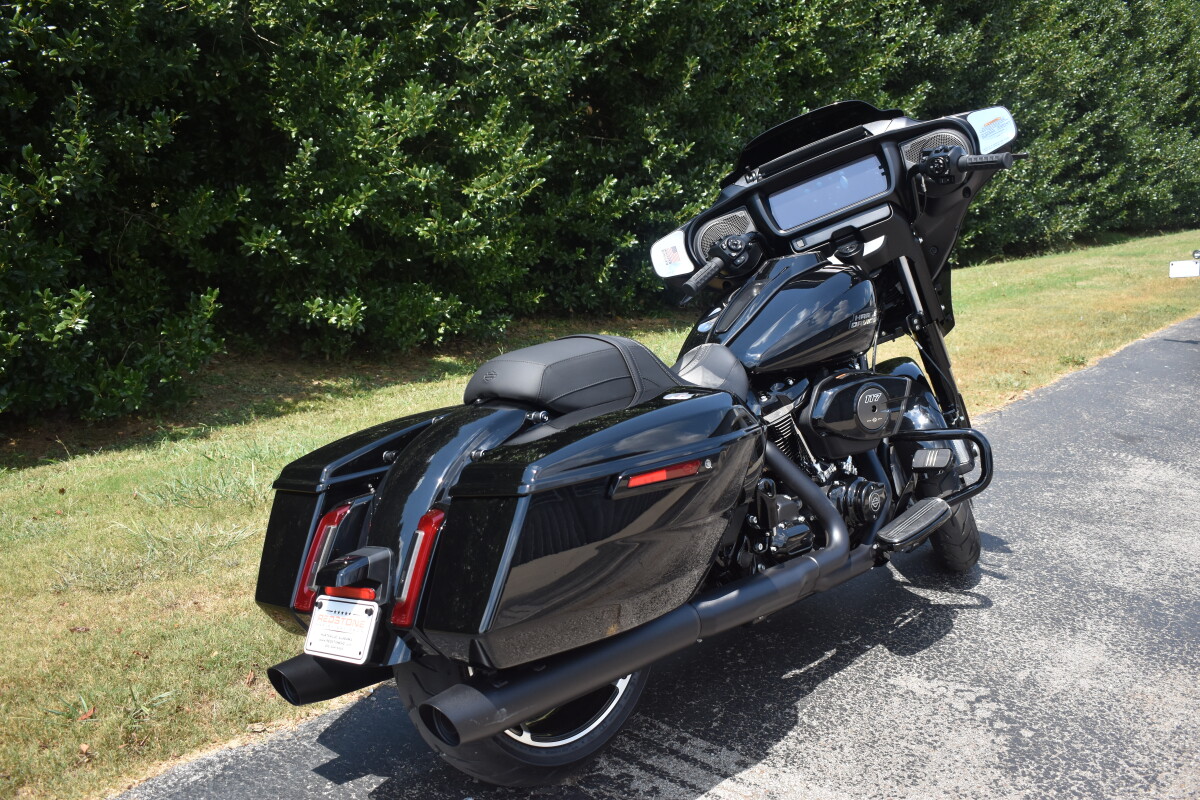 2025 Harley-Davidson Street Glide | Iconic Touring Cruiser - Photo 8