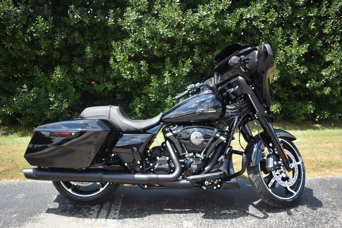 2025 Harley-Davidson Street Glide | Iconic Touring Cruiser