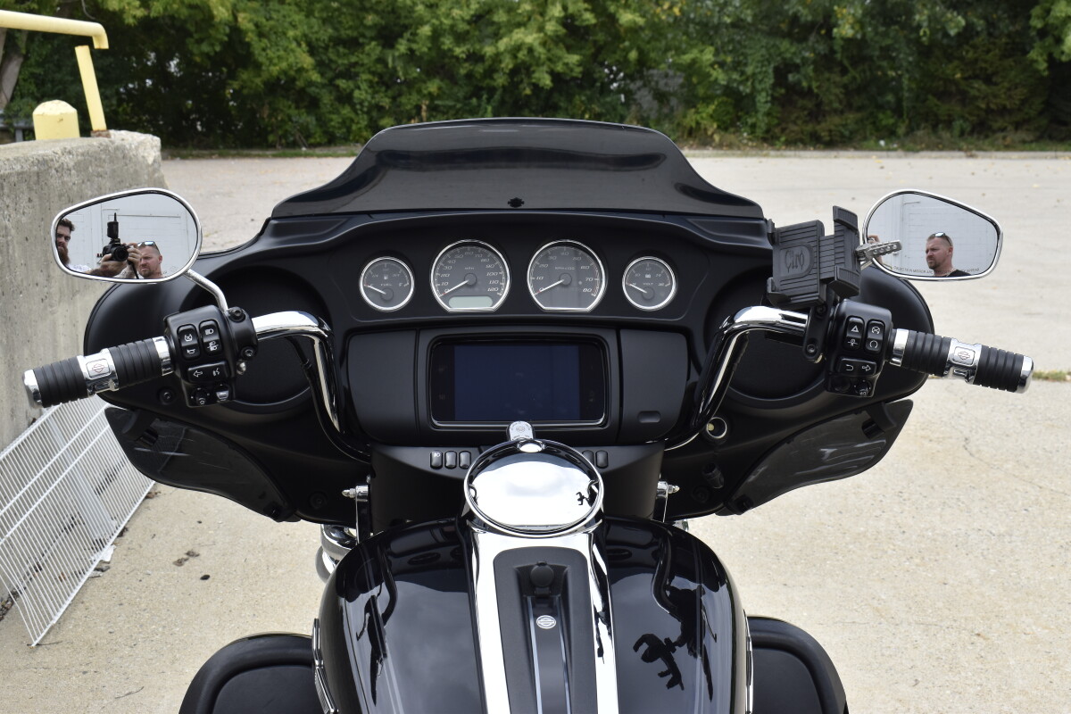 2023 Harley-Davidson Tri Glide Ultra FLHTCUTG - Photo 8