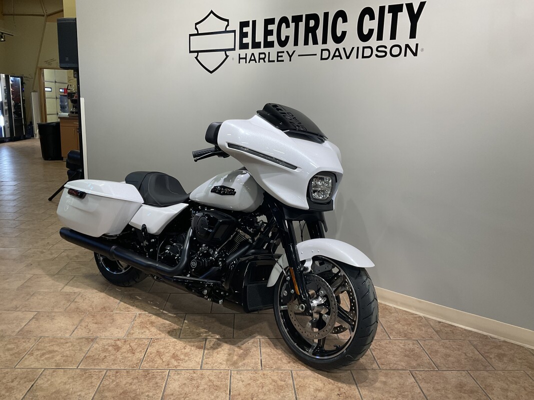 2025 Harley-Davidson Street Glide White Onyx Pearl - Black Finish FLHX - Photo 3