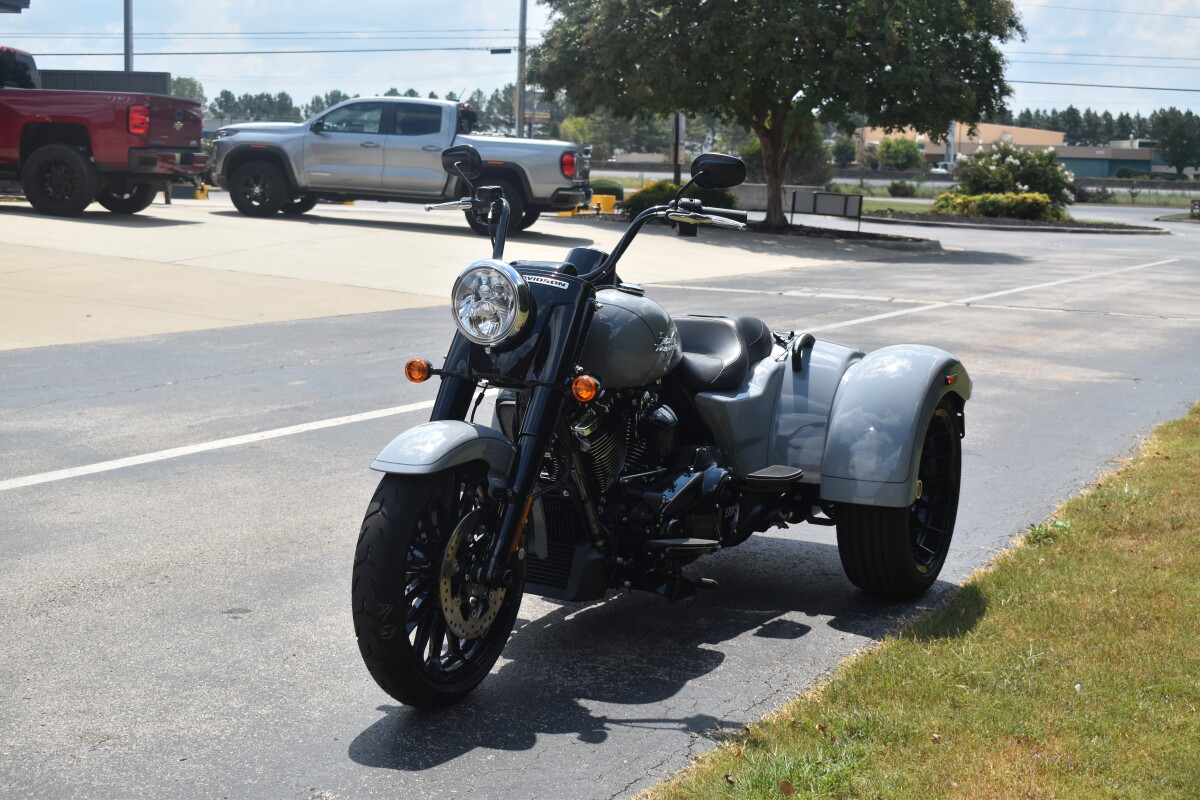 2025 Harley-Davidson Freewheeler FLRT | Premium Trike - Photo 4