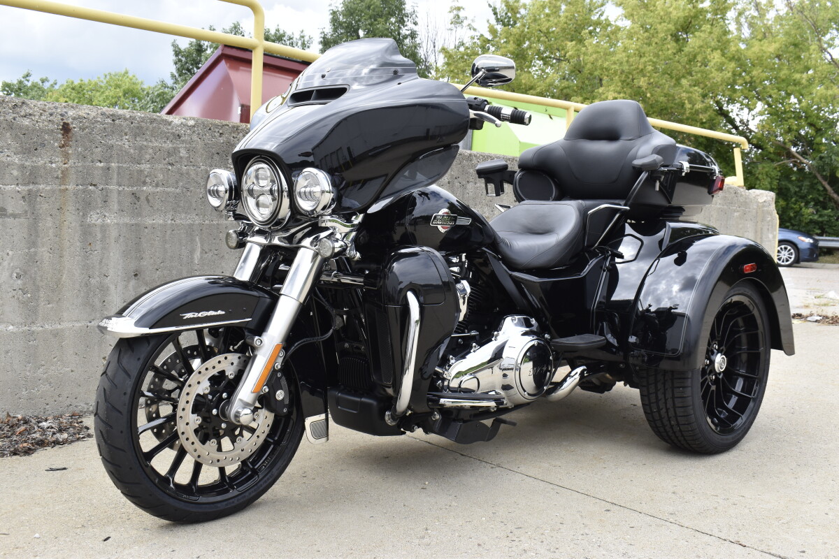2023 Harley-Davidson Tri Glide Ultra FLHTCUTG - Photo 4