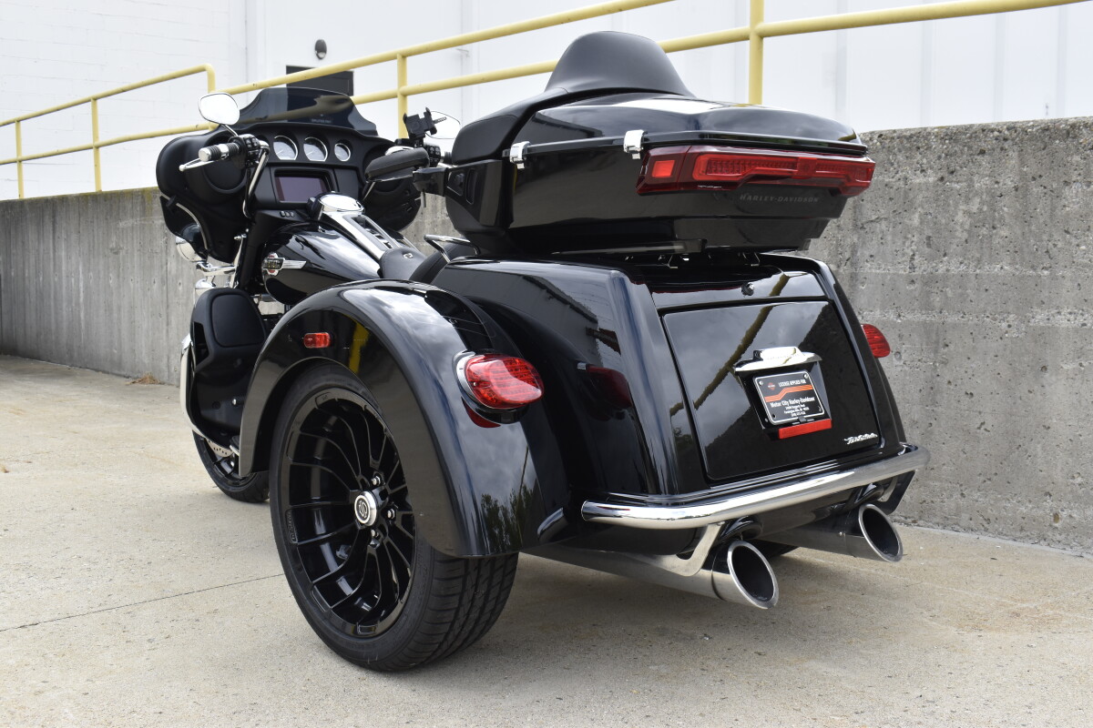 2023 Harley-Davidson Tri Glide Ultra FLHTCUTG - Photo 6