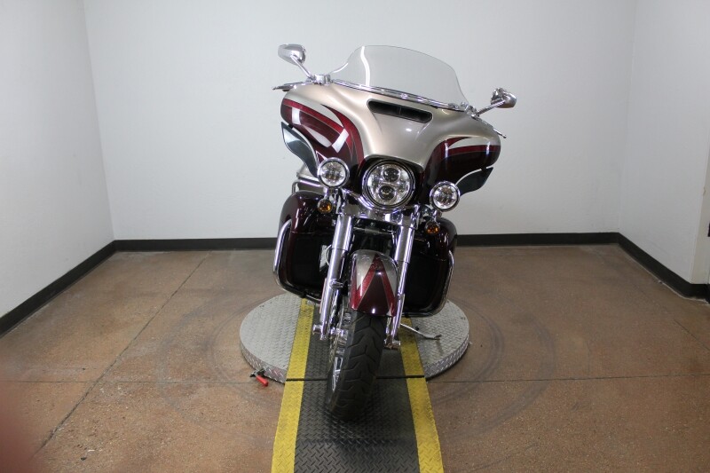 Harley-Davidson CVO Ultra Limited 2015 FLHTKSE 954731N PAL SLVR/MAROON W/ PINSTRIP - Photo 3