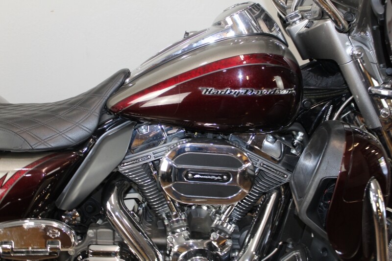 Harley-Davidson CVO Ultra Limited 2015 FLHTKSE 954731N PAL SLVR/MAROON W/ PINSTRIP - Photo 9